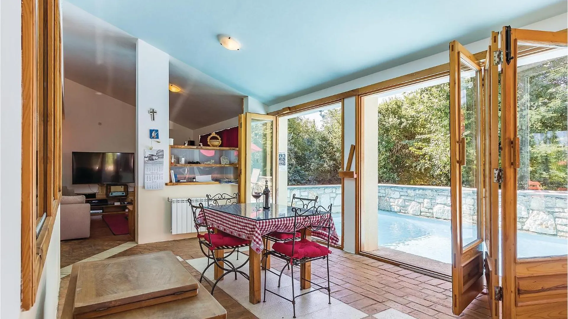 Lovely Home In Liznjan With Kitchen