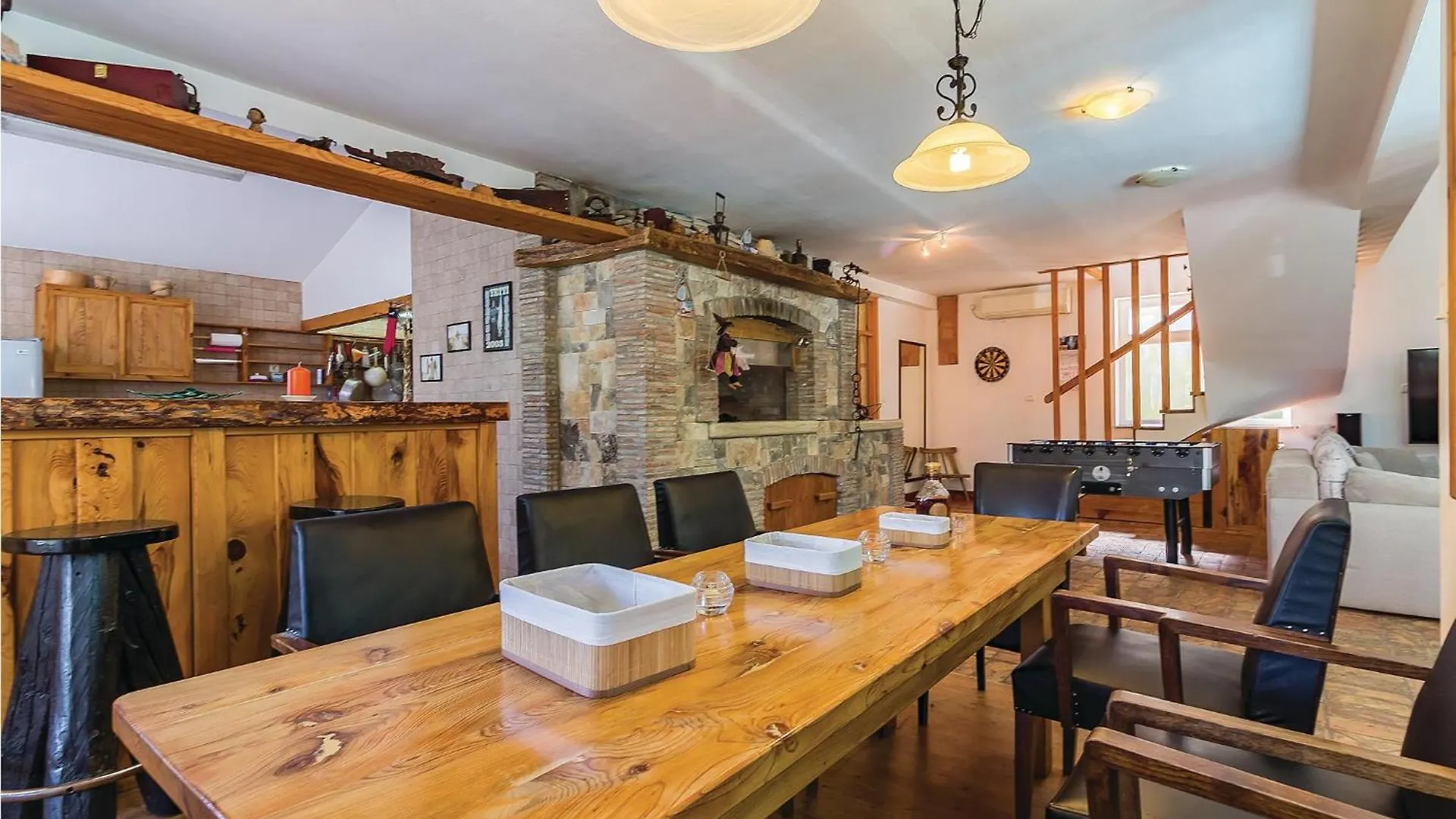 Lovely Home In Liznjan With Kitchen Holiday home