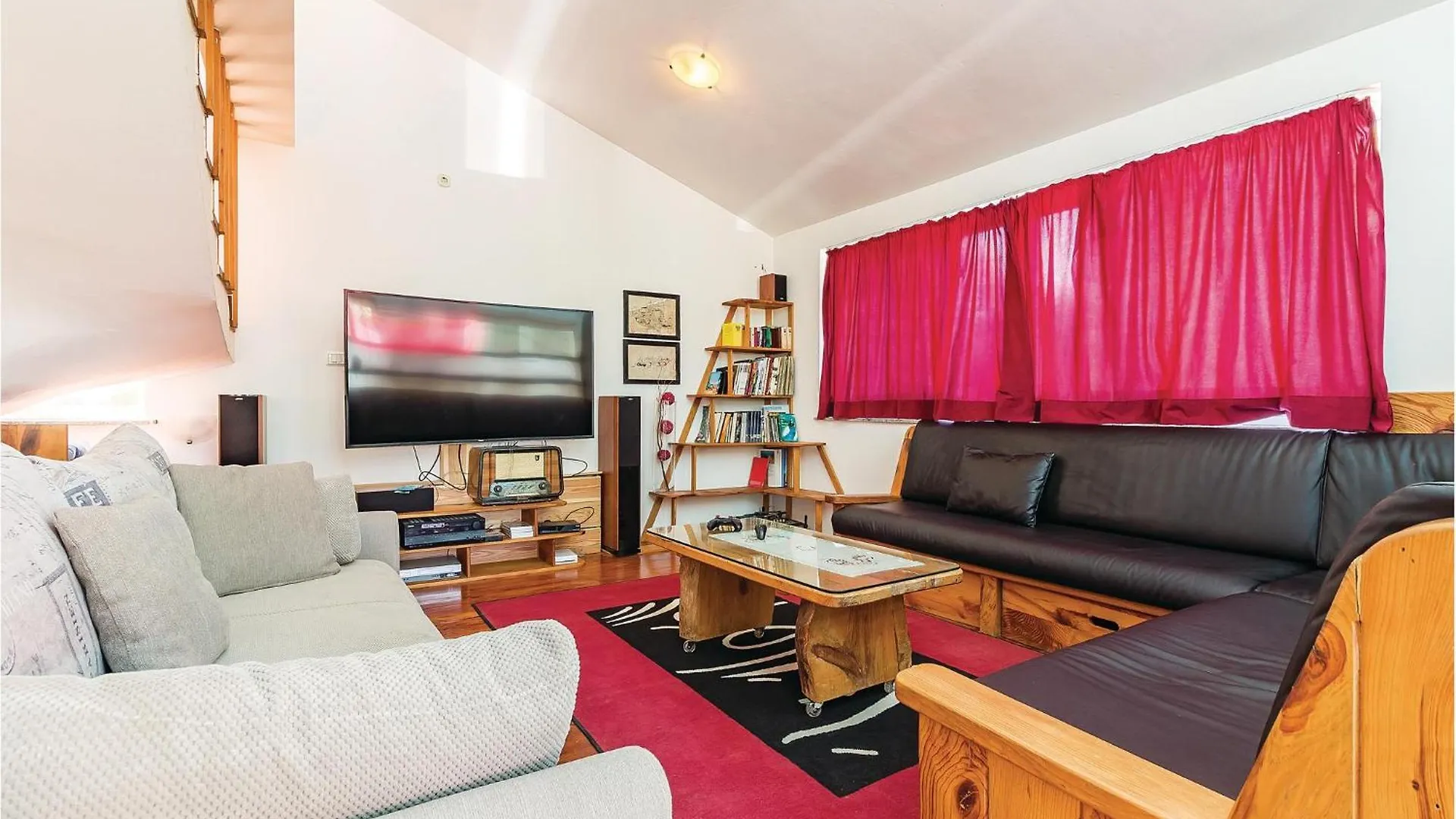 Lovely Home In Liznjan With Kitchen Holiday home
